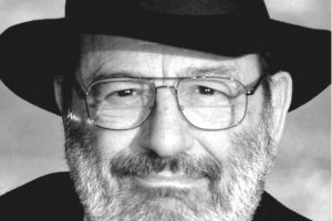 Umberto Eco, a searcher of meanings in a bustling postmodern world